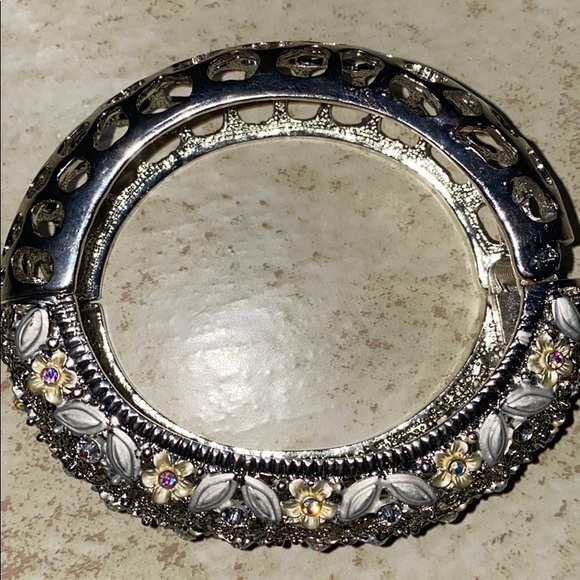 Silver Crystal White Flower Chunky Bangle Bracelet - Picture 6 of 7